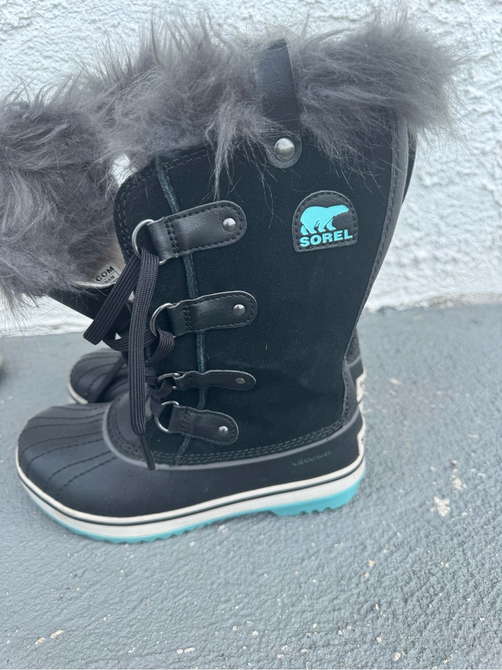 Sorel Black Winter Boot with Aqua Logo and Sole Accent